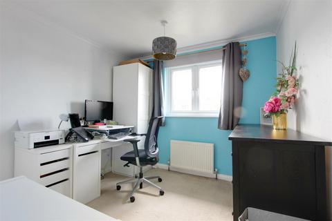 46 Buckingham Road, Tring, HP23 4HF