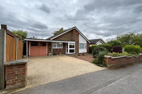 3 bedroom detached bungalow for sale, Wendover Way, Luton