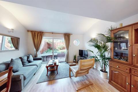 2 bedroom townhouse for sale, Purcell Mews, Harlesden, London
