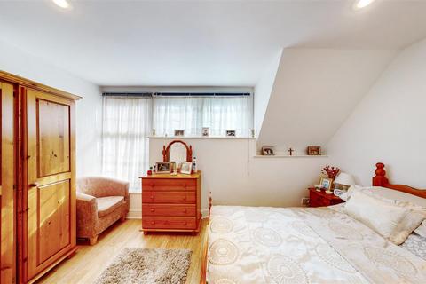 2 bedroom townhouse for sale, Purcell Mews, Harlesden, London