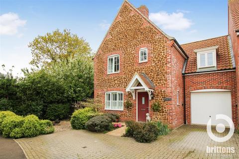 3 bedroom link detached house for sale, Tapping Close, Snettisham