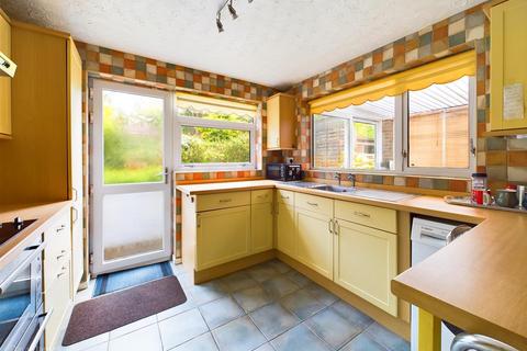 2 bedroom detached bungalow for sale, Quantock Close, Nottingham NG5