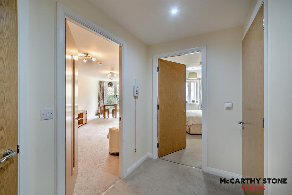 8594310-interior12-800.JPG