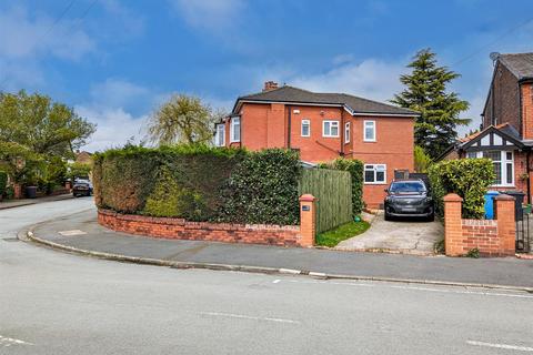 4 bedroom semi-detached house for sale, Parr Fold Avenue, Worsley, Manchester
