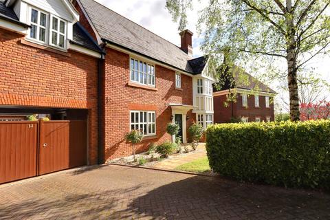 4 bedroom link detached house for sale, Chalfont Crescent, Weston, Crewe