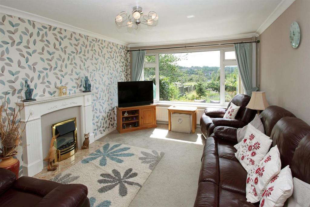 Willows Road, Oakengates, Telford 3 bed semidetached bungalow for sale