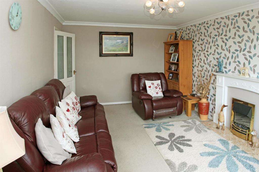 Willows Road, Oakengates, Telford 3 bed semidetached bungalow for sale