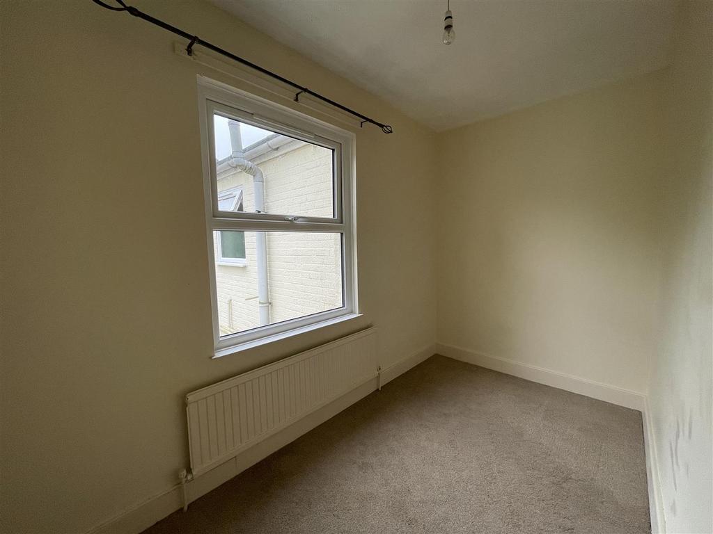 Bedroom 2 (1).JPG