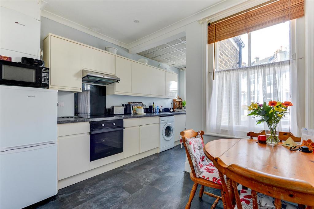 Robertson Road, Brighton 1 bed apartment to rent £1,100 pcm (£254 pw)
