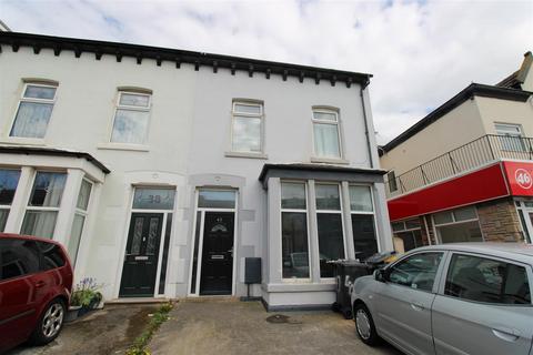 Property to rent, 40 Park Road, Blackpool