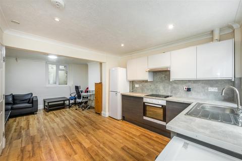 4 bedroom terraced house to rent, St. Mary Magdalene Street, Brighton, East Sussex, BN2