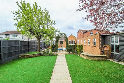 3 bedroom semi-detached bungalow for sale, Meadow Brook Close, Normanton WF6