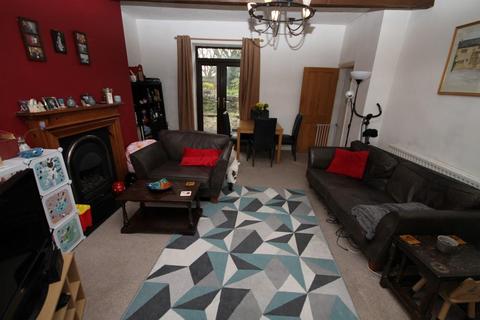 2 bedroom cottage for sale, Starting Post, Idle Moor, Bradford