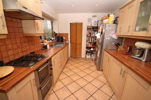 6 Starting Post, Idle Moor, Bradford, BD10 8TY