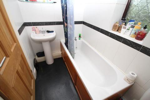 6 Starting Post, Idle Moor, Bradford, BD10 8TY