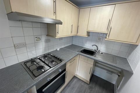 2 bedroom house to rent, Lewes Road, Brighton