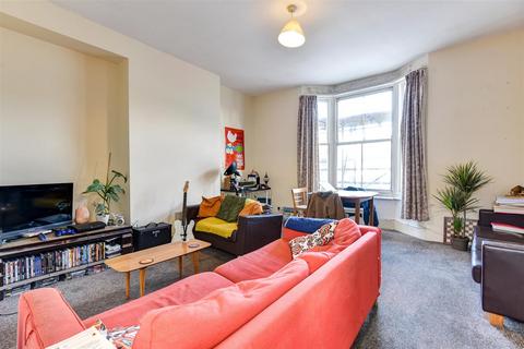 4 bedroom flat to rent, North Road, Brighton