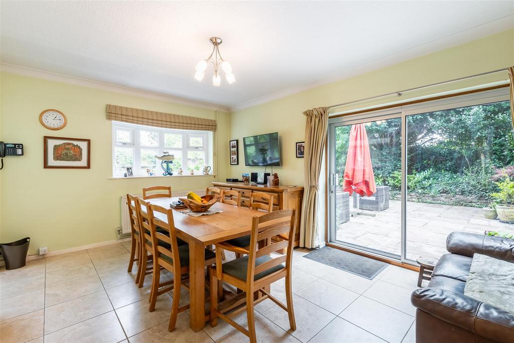 KITCHEN DINER-2.jpg