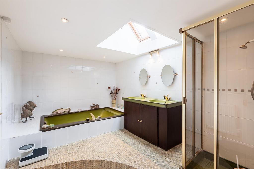 BATHROOM-1.jpg