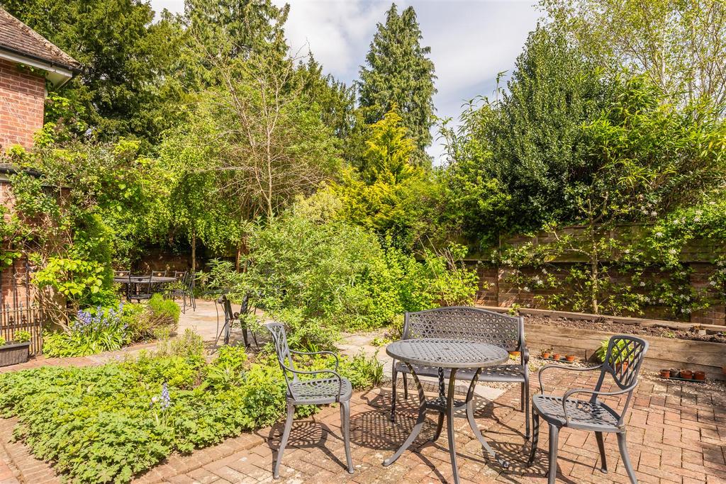 GARDEN-7.jpg