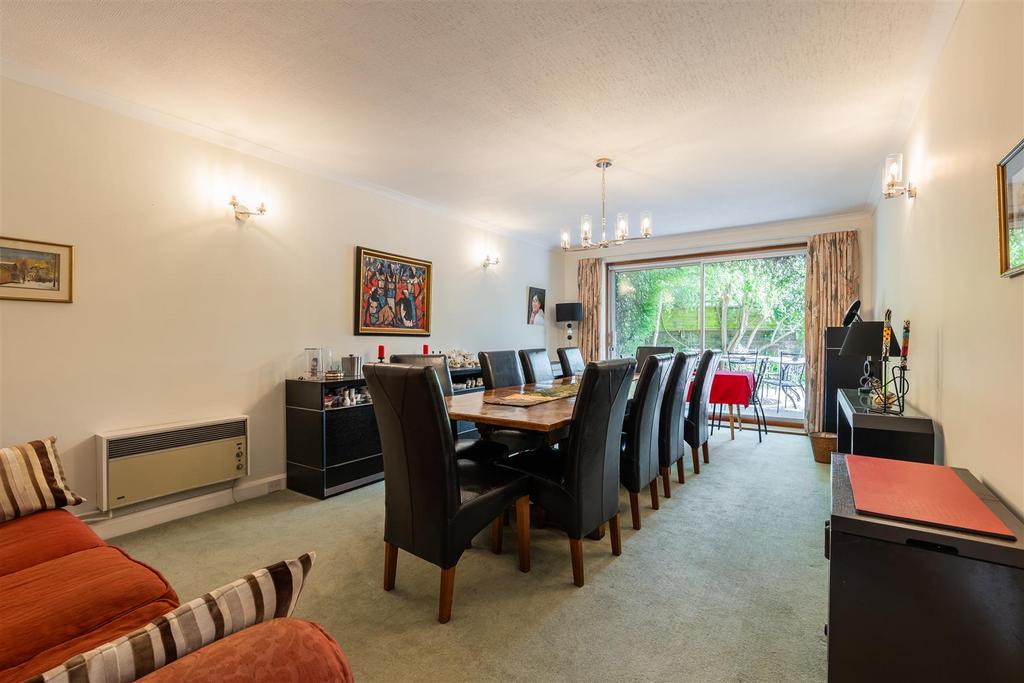 DINING ROOM-1.jpg
