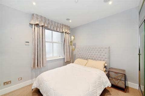 2 bedroom apartment to rent, Hans Crescent, Knightsbridge