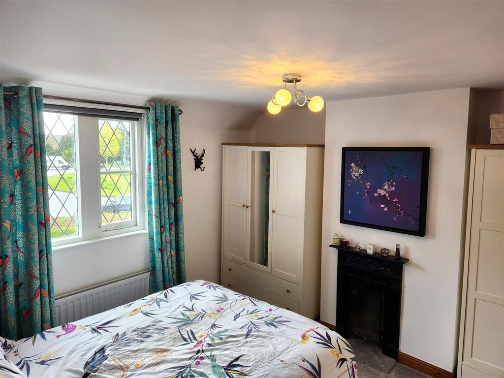 Bedroom longton.jpg