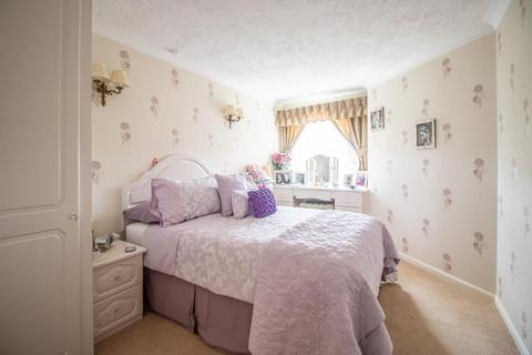 1 bedroom flat for sale, Station Road, Southend-on-Sea SS1