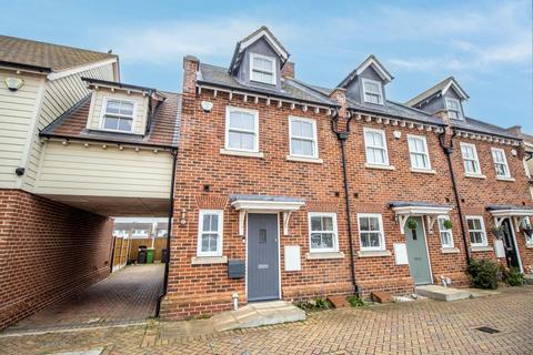 3 bedroom townhouse for sale, York Mews, Great Wakering SS3