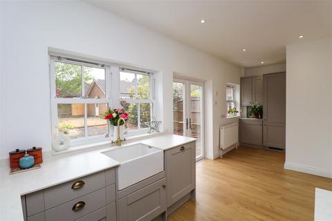13 Castle Street, Fleet, GU52 7ST