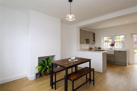 13 Castle Street, Fleet, GU52 7ST