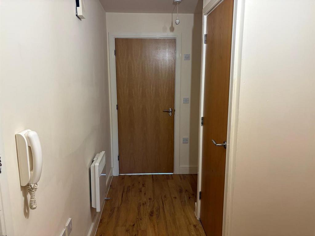 Hallway.jpg