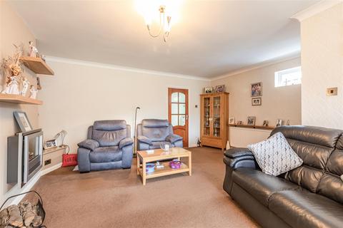 3 bedroom semi-detached house for sale, Pembroke Avenue, Walton-On-Thames KT12