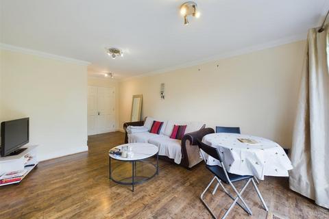 2 bedroom flat for sale, Rosemead Gardens, Southgate RH10