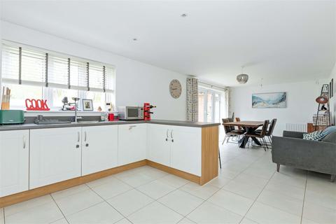 5 bedroom detached house for sale, Water Lily Way, Worthing