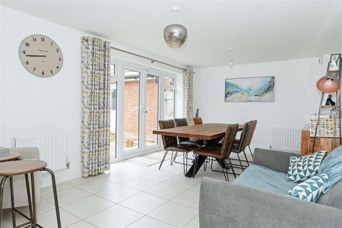 5 bedroom detached house for sale, Water Lily Way, Worthing