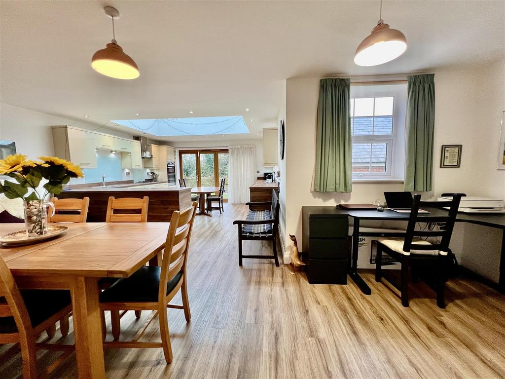 Kitchen/diner/orangery