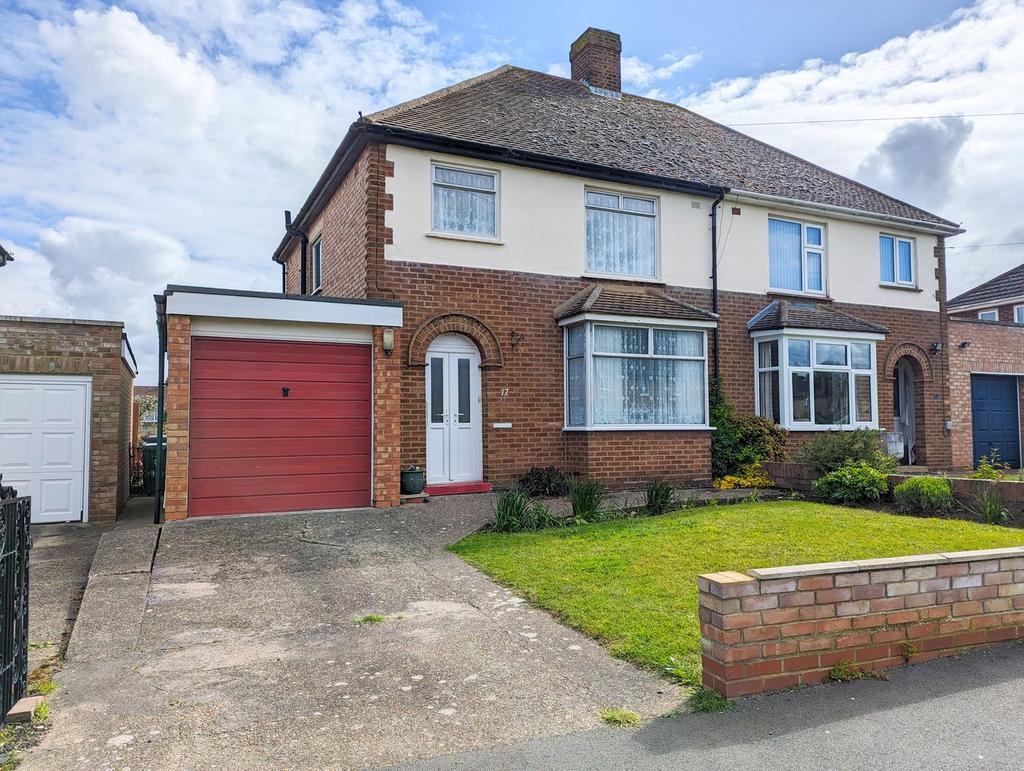 Stratton Way, Biggleswade, SG18 3 bed semidetached house for sale £