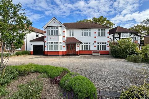 7 Den Road, Bromley, BR2 0NH