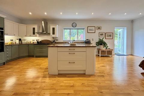 7 Den Road, Bromley, BR2 0NH