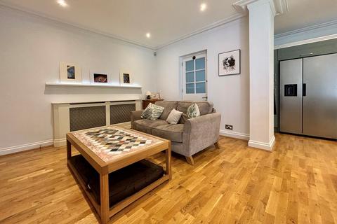 7 Den Road, Bromley, BR2 0NH