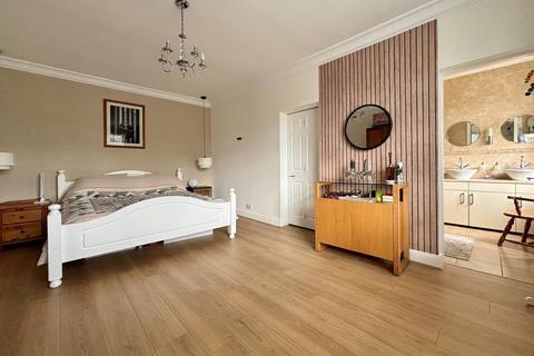 7 Den Road, Bromley, BR2 0NH