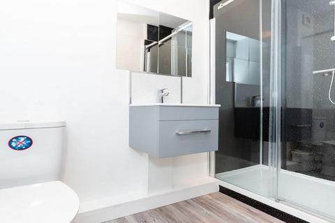 3 bedroom flat to rent, NW1