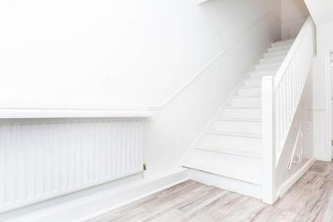 3 bedroom flat to rent, NW1