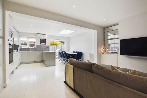 27 Springfield, Bushey Heath, Bushey, WD23 1GL