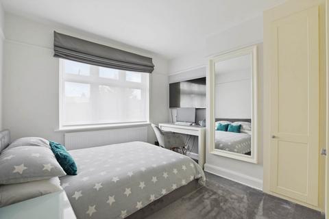 27 Springfield, Bushey Heath, Bushey, WD23 1GL