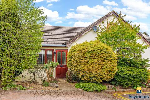 10 Hollow Close, Guildford, GU2 7JJ