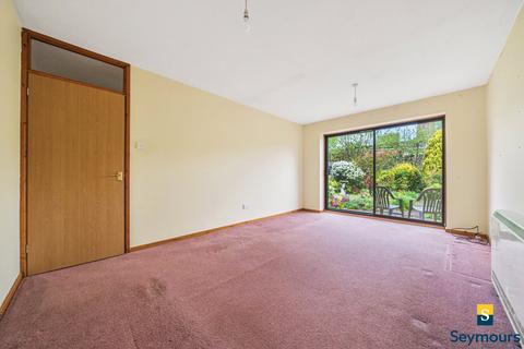 10 Hollow Close, Guildford, GU2 7JJ