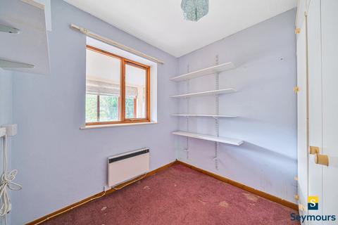 10 Hollow Close, Guildford, GU2 7JJ