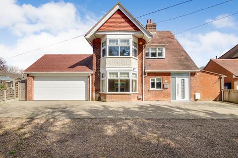 4 bedroom detached house for sale, Manor Road, Trimley St. Mary, Felixstowe